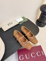 400 gucci开挂玛丽珍鞋子来啦属于 Sabato的第一个爆款来了！虽然Gucci早春Cruise这场都在骂 2025春夏最新款马衔扣扣显玛丽珍单鞋法式复古