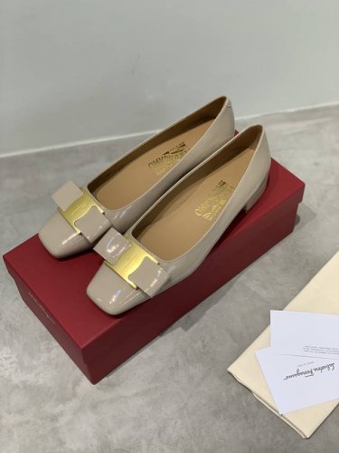 工厂价380 顶级版本 sf Salvatore Ferraga*O 菲拉*慕中古款方头小跟油边蝴蝶结单鞋中古店才有的菲拉*慕复古单鞋 蝴蝶结油边工艺，Zp对版