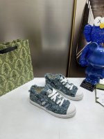 橙子出厂价150 gucci 古驰春夏新款 休闲鞋 帆布鞋 运动鞋板鞋 情侣款 轻质Original Gg帆布倾情迎接新一季的到来。这款面料休闲感十足，缀饰抢眼
