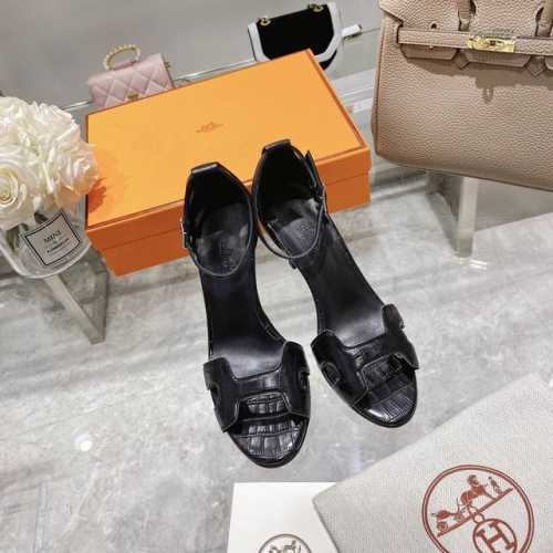 Hermès 爱马仕高跟气质凉鞋 耗时半年时间开发，终于完美复刻出货爱马仕的高跟鞋是我见过最简约最耐看最有气质的！！！任何风格都能hold住，跟高：7cm 9c