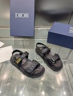 出厂价： 经典升级加2024新色系 电绣菱格款 Dior迪奥 经典魔术贴凉鞋 原版复刻 高版本 超耐看超百搭款 上脚非常舒适 显瘦又显白 鞋面牛皮 羊皮里 原版