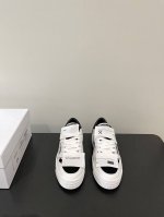 顶级版本 Off-White 早春新款 Off-White是这几年流行的时尚潮流 原数据打造的一双见一眼就想拥有的美鞋 鞋面:头层牛皮 内里:牛皮 大底:橡胶底