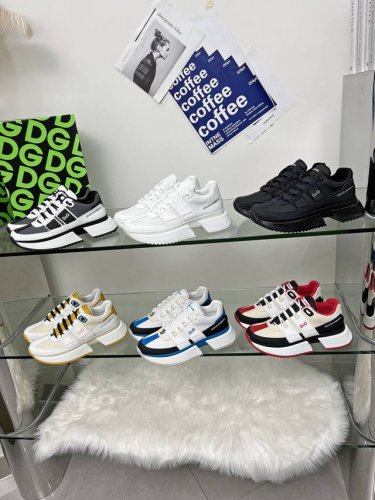 2024高端版本高质量原单品质 D0Lce & Gabbana 今年的主打款式 没有之一 超火超帅气的休闲鞋此款传承了d家一贯有点浮夸而不失时尚的风格 精湛的做