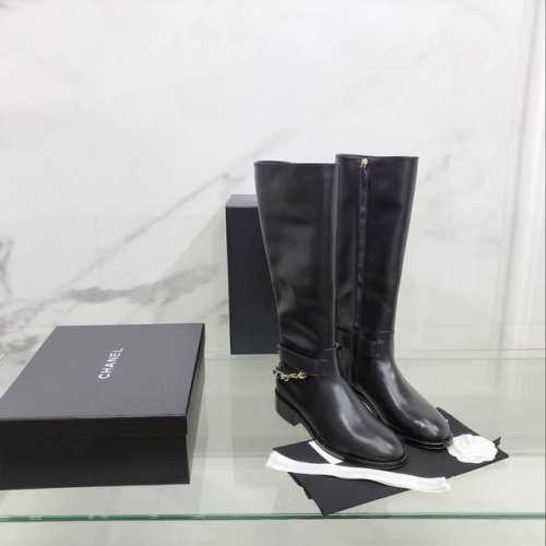 Chanel 小香秋冬新款链条长靴 采用进口牛皮面料，羊皮内里，意大利进口真皮大底！跟高3Cm，上脚巨显腿直，简直就是一款神仙靴子，真的帅爆了 码数：35～39