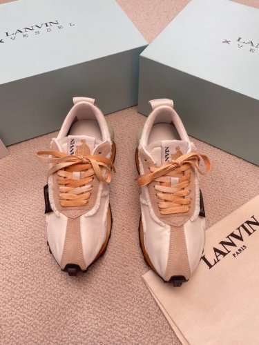 2024 最强联名 Lanvin 浪凡法国最悠久的奢侈品牌与国潮顶流 Xvessel 吴建豪联名打造的流苏运动鞋，复古休闲慢跑鞋，市场最高版本，拉帮套楦工艺。一