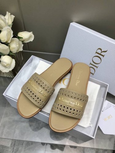 迪奥 Dior 早春新款女鞋 CD字母logo平底拼色一字拖鞋 市面顶级版本 材质:鞋面进口牛皮 牛皮皮内里+意大利真皮大底 跟高:平跟size：35-41