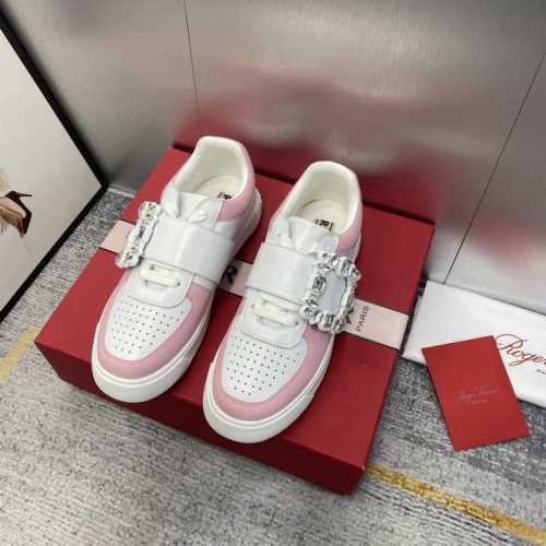 出厂价 顶级品质 新款上架 * 2024春夏新款女鞋viv Golf钻扣皮革运动鞋小白鞋 梦中情鞋rv钻扣小白鞋！轻运动风潮来袭，简便运动鞋以鞋底花型图案令人眼
