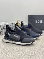 出厂价 实价 Boss 运动男鞋，本款是官方主打经典款，1:1质量，原厂名师制作，采用进口布料拼接牛皮舒适透气网布内里。完美楦型，大方时尚的设计，吸引了众多消费