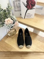 新品Valentino Garavani 华伦天奴 真丝V新款渔夫鞋- 大V装饰- 真丝面料-跟高2cm- 橡胶大底- 意大利制造-36-41
