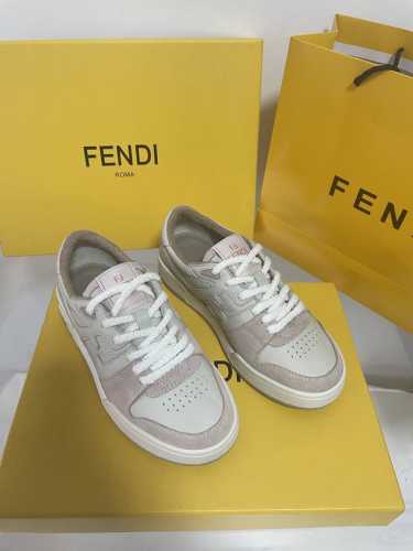 市场顶级版本FEND* 芬迪match最新爆款情侣款运动鞋板鞋超多明星博主上脚 原版购入 一比一开发 做货 设计师Kim Jones打造的首款运动鞋fendi