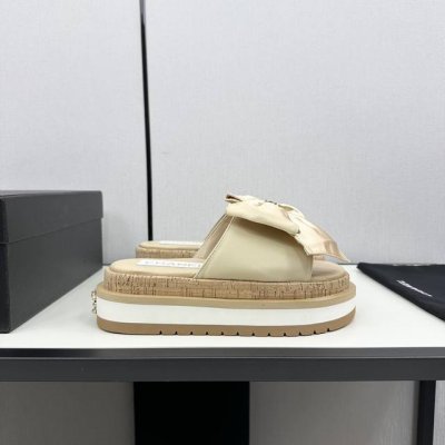 Chane*｜小香24P新品 大蝴蝶结双c厚底拖鞋系列 超仙的大蝴蝶结凉拖鞋 大蝴蝶结也是当下流行趋势 非常足的松弛感 上脚非常简洁优雅。 面料采用定制材质 内