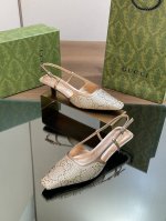guccl高端精品，春夏新款金属质感水晶G G水钻小方头后空凉鞋380五金G扣猫跟慕勒鞋原汁原味原单品质每个细节皆经过精心细致打造，可与Zg对比一，无二品质！