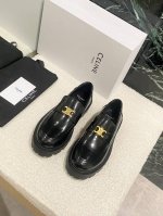 橙子出厂价 CELINE 赛琳 凯旋门厚底乐福鞋单鞋 英伦风小皮鞋这一季的赛琳真的是开了挂龙年必须要入手一双celine乐福鞋 ，复古风经典款 超级百搭 简单大