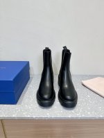 Stuartweitzman Fw24Ss New Arrival 松紧 羊毛机车靴 短靴 杨紫大姐姐同款 一脚蹬 Sw新款厚底马丁靴百搭实穿，可盐可甜的单品酷