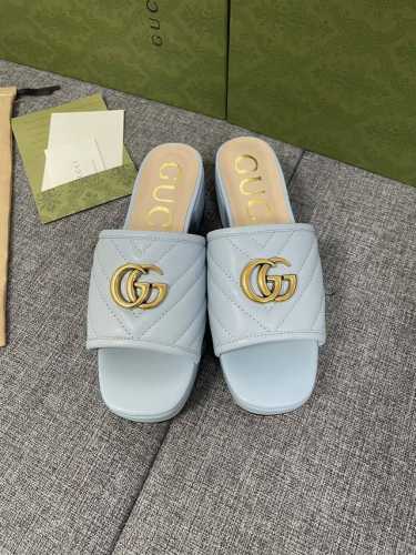 Gucci Love Parade 沿着标志性的好莱坞大道呈现，既是回归，也是开始。一个理想的重新开始的地方，地理环境不仅参考了创意总监的第一个广告系列，而且也