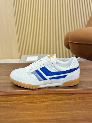 出厂价 汤姆 TOM FORD 美国时尚轻奢2025爆款款size：39-45TOM FORD来自欧美品牌，贸易原单，国内罕见，不易撞款 春夏穿到秋冬，跨越温差