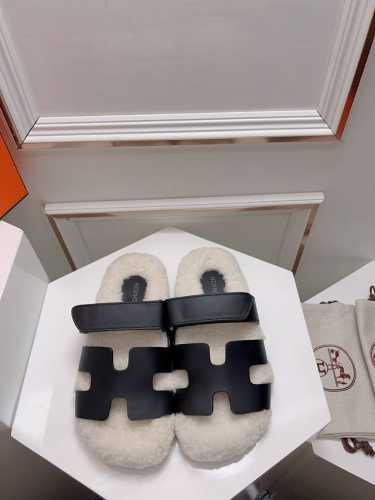 全年做货 面油边+毛垫脚 牛皮款经典百搭黑色 工厂批 ，男款10 Sss最新火爆款，官网小红书同步，二舅毛拖面毛里款，只做 全真皮 全真毛 专柜质量 女款35-