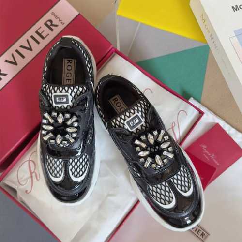 顶级版本：女款 Roger Vivier 最新款 Viv' on the Run系列 钻扣 方扣 金属 厚底 休闲 运动鞋 原版购入开发 做货 这款Viv' o