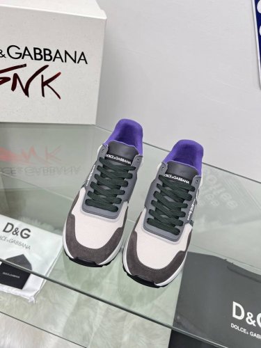 2024高端版本高质量原单品质 D0Lce & Gabbana 今年的主打款式 没有之一 超火超帅气的休闲鞋此款传承了d家一贯有点浮夸而不失时尚的风格 精湛的做