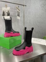 出厂价 Bottega V顶级版本新波浪系列彩底厚底靴 新款切尔西松紧靴 延续品牌标志性的夸张重底设计 新一轮的爆款～ 先报先到 原楦开发 版型非常到位 原鞋头