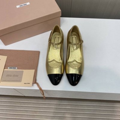 出厂价 Miumiu 缪缪 2024早春新款后空凉鞋 超级仙女 真的好甜再次击中少女心 柔软的鞋子，让所有女生们无法抗拒，越看越上头，让人忍不住穿上翩翩起舞 原