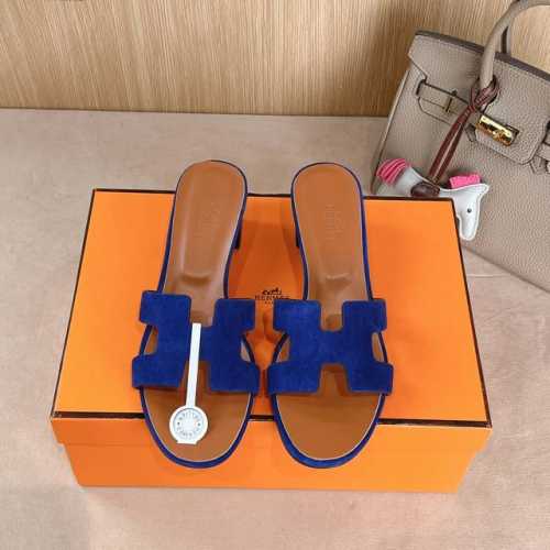 出厂价 Hermes 爱马仕H拖鞋Oasis 凉鞋系列 时尚又百搭 超级舒服 每个细节都做到极致 原版swift小牛皮 原版1:1独家私模鞋面 原版真皮大底 跟