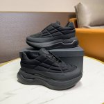 Boss 最新上市、进口原版材料、高级原版图案 高端1:1开模定制，原版大底，更轻便，防滑 时尚主打潮流，百搭爆款 散发时尚休闲气息，时尚就在脚下 码数：38-