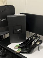 出厂：140 ysl圣罗兰Saint Laurent 新款绝美链条金属尖头高跟鞋 原版购入 真是女人的尤物材质:定制毛呢/进口羊京鞋面 五金原版开模垫脚羊皮 意