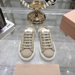 出厂价单鞋330拖鞋310Miumiu25缪缪春夏走秀款饼干鞋，厚底鞋，运动鞋 简约的运动板鞋设计，极具辨识度的鞋舌，打造佛系甜美的休闲风~~上脚气场十足随意搭