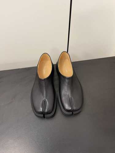 Maison Margiela Mm6分趾鞋Tabi乐福鞋单鞋僧侣鞋 意产植鞣羊皮 牛皮内里，耐磨绒组合大底 Size:35-41 40.41定制不退换