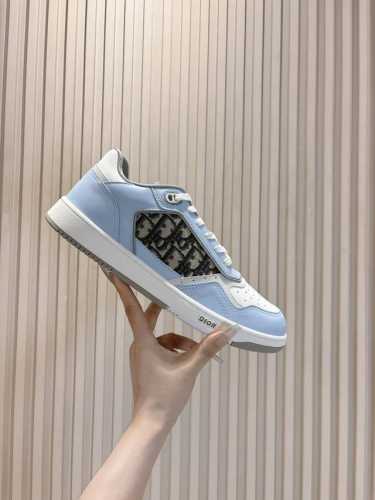 Dior迪奥b27情侣款运动系列 现在市面炒得最火的一款休闲鞋：低帮款，高帮款，情侣款 Aj款没买到的宝宝们可以疯抢这双，因为这两双整体设计都有点相似 M多网红