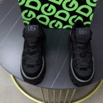 官网同步，情侣款DOLCE&GABBANA 杜嘉班纳 ～高品质. DG男鞋、原厂皮料 舒适透气内里 完美时尚工艺 内简约大气而不失雅致上脚舒适，可户外出行 轻