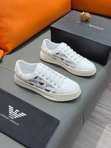商品名称：Armani 阿玛尼 正规码数: 38-44 休闲鞋 商品材料：精选 牛皮鞋面，柔软羊皮垫脚；原厂特供大底。