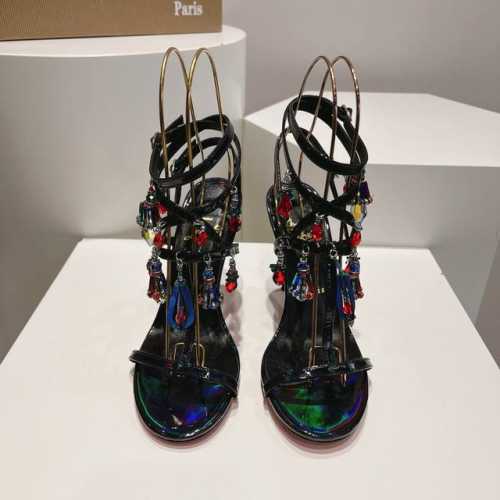 顶级版原版盒 Christian Louboutin 2024s原版做货重工CL全新设计秀款高跟鞋～鞋面: 饰以水晶珠宝流苏pampillas，在鞋面完成之后直
