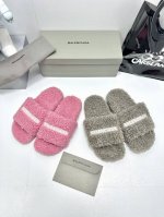 独家发售 S 巴黎世家秋冬潮品 羊羔毛毛拖 ！ Balenciaga Political Campaign 徽标刺绣！ 欧美名媛 明星 网红girl 大爱款 精