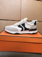 出厂价 Prada 普拉达 新款男士时尚运动休闲男鞋高端精品细节精致考究，鞋面选用磨砂皮拼接透气面料设计，猪皮垫脚轻便耐磨防滑原版大底，穿着舒适工艺精典，做工精