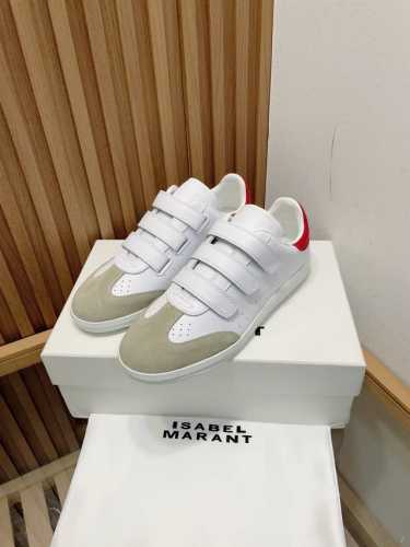 ISABEL.MARANT伊莎贝尔 玛兰2025新款小白鞋 以打破常规的不羁风格展现生活面貌，整个鞋型设计灰常简洁，又不失设计感，有复古德训鞋的休闲感！鞋面：牛