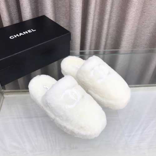 24Ss秋冬新款羊毛拖鞋厚底毛毛鞋 包头款鞋面大双c 采用电绣工艺，一字款采用金钉打造双c标识！整个鞋子毛茸茸的很舒服，上脚感更是要沦陷了超级爱！简直就是冬天里