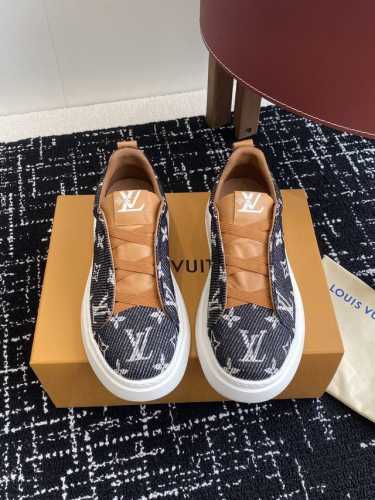 代购级牛仔布 皮面 Louis Vuitton 26ss 春夏新款 路易威登 男款小白鞋 休闲鞋 运动鞋原版9650 购入 开发做货，驴牌LV路易威登为中国传统