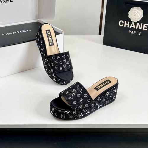 工厂出 实物拍摄太美啦Chanel 5新款呢子水钻厚底拖鞋坡跟防水台凉拖鞋、凉鞋真的太美啦吧！香奈儿属于夏天的颜色仙女必备爆款太喜欢这双鞋了Chanel25松糕