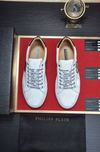 出厂价 Philipp Piein 全牛皮内里 菲利普普萊茵 官网最新款原版开模，面料：原版头层粒面小牛皮，原版五金轱辘头，裡料：牛皮内里做工精细，完美楦型，码