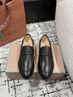 440男+30 #情侣款 loro Piana Lp 70/ 最新Sergio系列 情侣 乐福鞋 上脚一走就会被彻底沦陷，极简的设计吸睛耐看，穿搭加分项呀 软乎