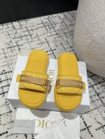 女款 顶级版本 Dior迪奥 2024 夏季最新款 魔术贴 凉鞋 拖鞋 萌萌可爱又不失优雅 原版复刻 高版本 超耐看随意百搭款 上脚非常舒适 显瘦又显白 Siz