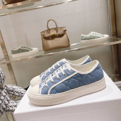 出厂： size：35-41 41码订做不退换 Dior迪奥 刺绣 系列. 图案系带平底休闲鞋
