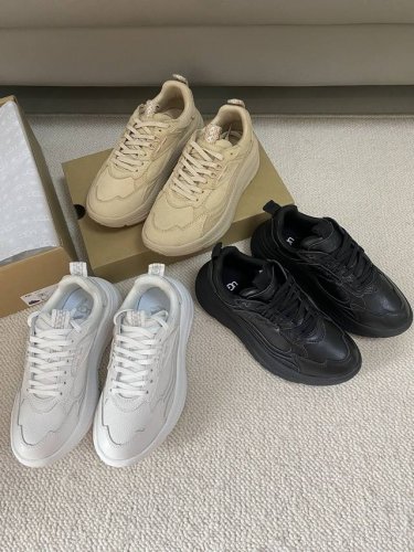纯原少量现货， Ugg超轻厚底休闲老爹鞋 尺码 36 37 38 39 40 脚胖建议拿大一码 面料 牛皮手感柔软细腻 大底 超轻eva发泡大底防滑耐磨又轻巧，