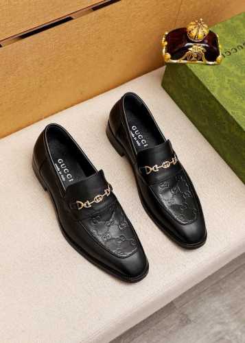 商品商标：Gucci 古驰 休闲商务皮鞋正码码数: 38-44 45.46订制商品材料：精选 进口头层小牛皮压花鞋面+奢华五金扣，进口牛皮内里 强烈立体视觉效果