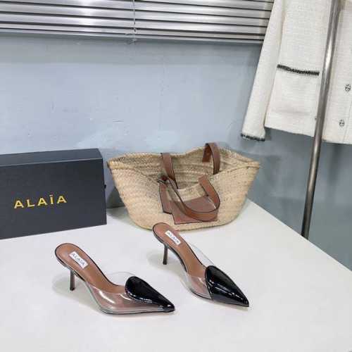 高品质出厂 ！小众潮牌独最新爆品小红书火推 AlAIA25春夏经典新款爱心胶片尖头细跟后空凉拖系列推出 无数的名设计师都把他看作“DesignerofDesig