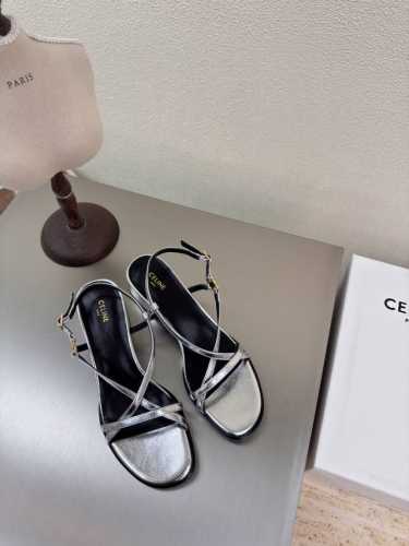 中跟 条带凉鞋 钢印凯旋门Logo Celine 专属 凯旋门系列 拖鞋 赛琳 家族元素设计 钢印Logo Logo 银色金属牛皮 钢印压模而成立体感十足 对标