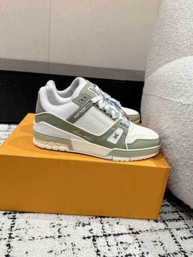 顶级版本 情侣款LV 路易威登L家 Trainer 24 新款 休闲 运动鞋 滑板鞋 LV Trainer 运动鞋的灵感源自复古篮球鞋，代表 Virgil Ab