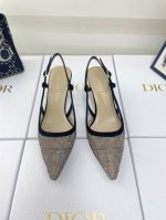 Dior 迪奥 2025早春走秀新款bling...bling...水晶凉鞋. 顶级代购版本Capture系列高跟女鞋 明星同款水钻方头藤格纹图案猫跟拖凉鞋！独